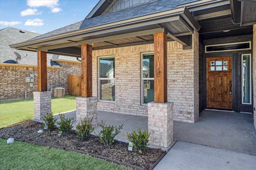 Photo of 2024 Wyldewood Way, Sherman, TX 75092 (MLS # 21350550)
