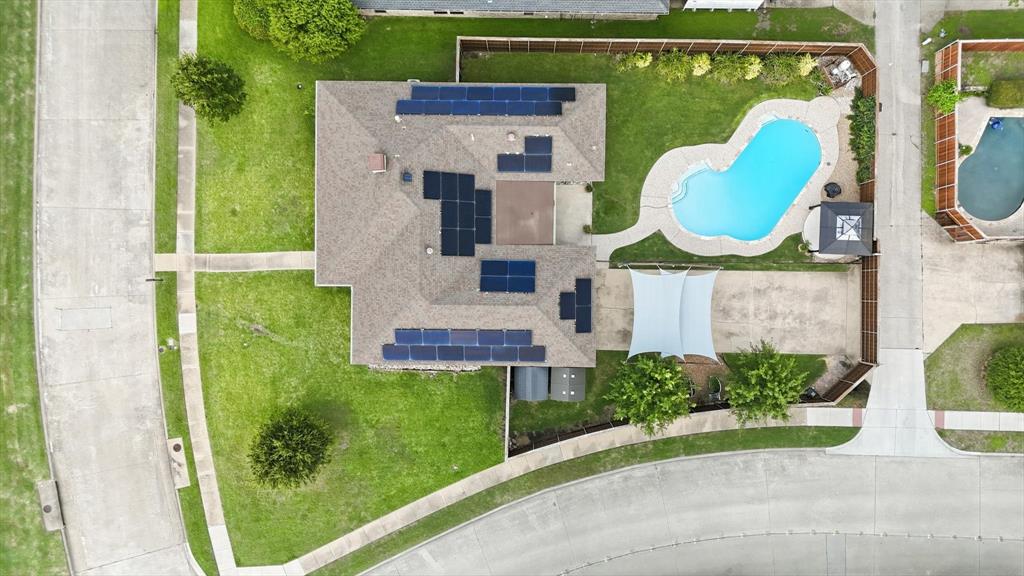 1520 THROWBRIDGE Lane