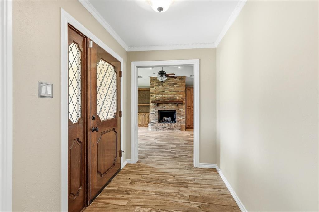 1520 THROWBRIDGE Lane
