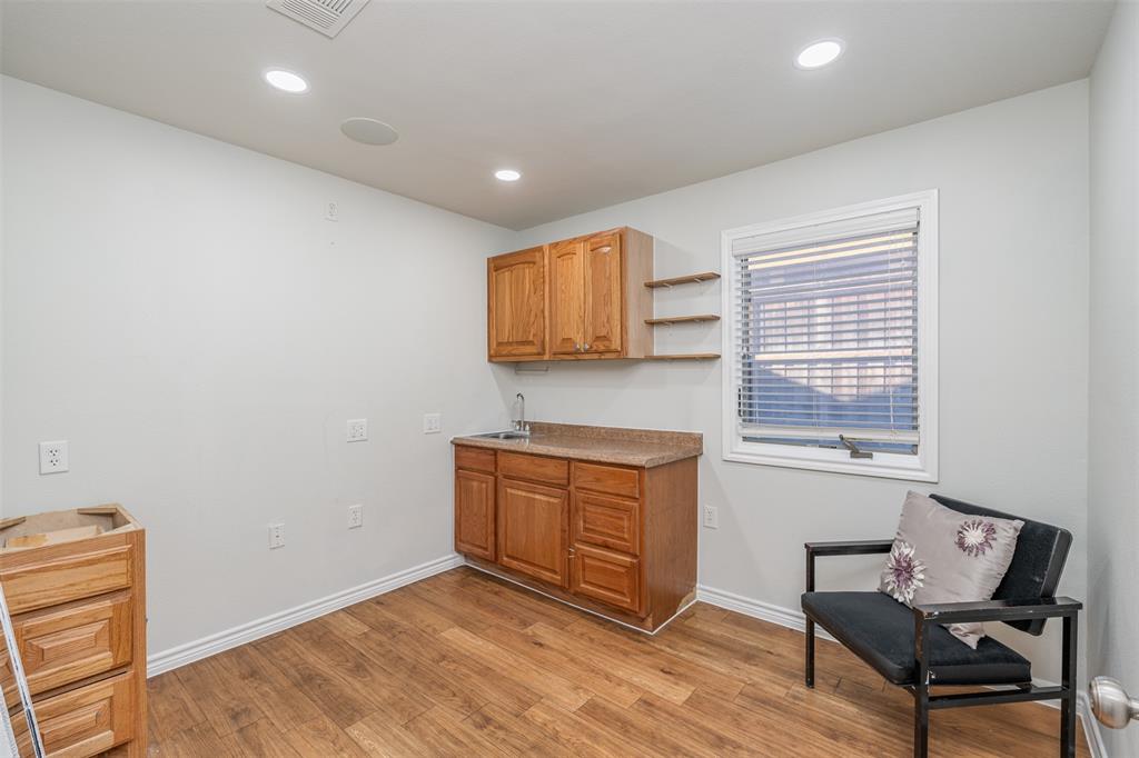 Medlin O Add - Commercial Lease