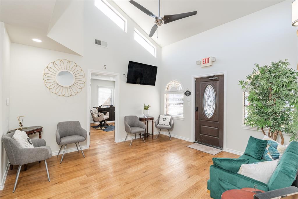 Medlin O Add - Commercial Lease