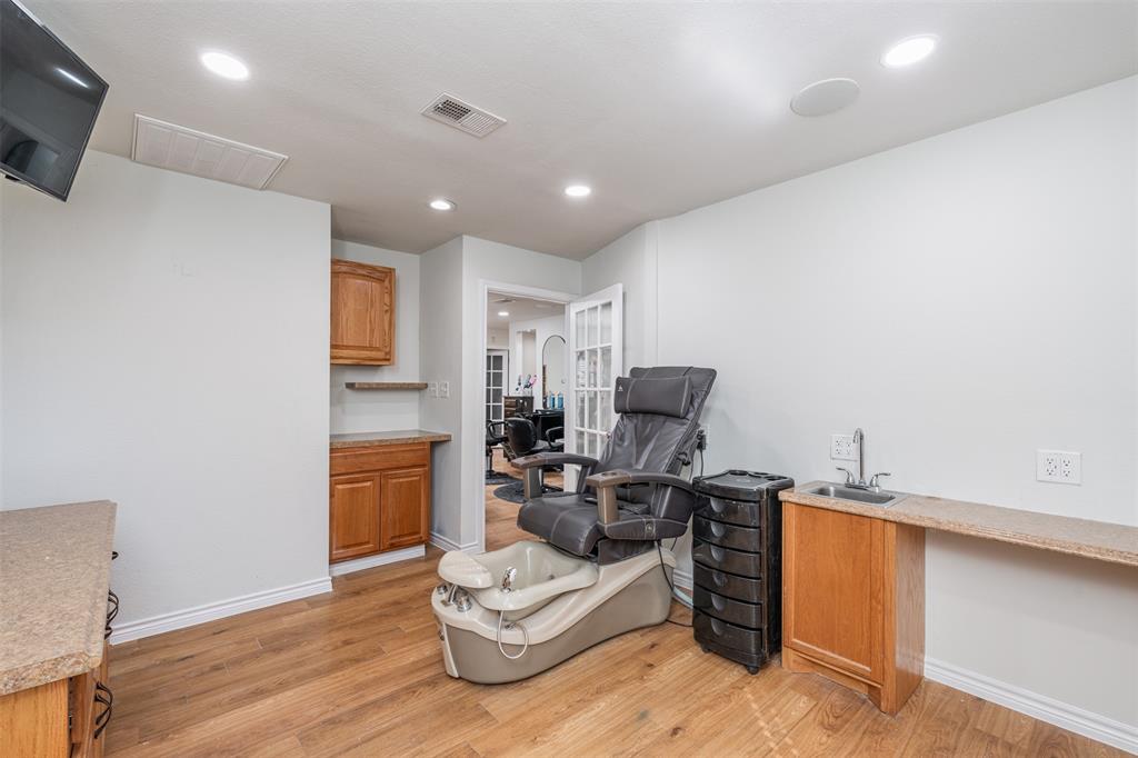 Medlin O Add - Commercial Lease