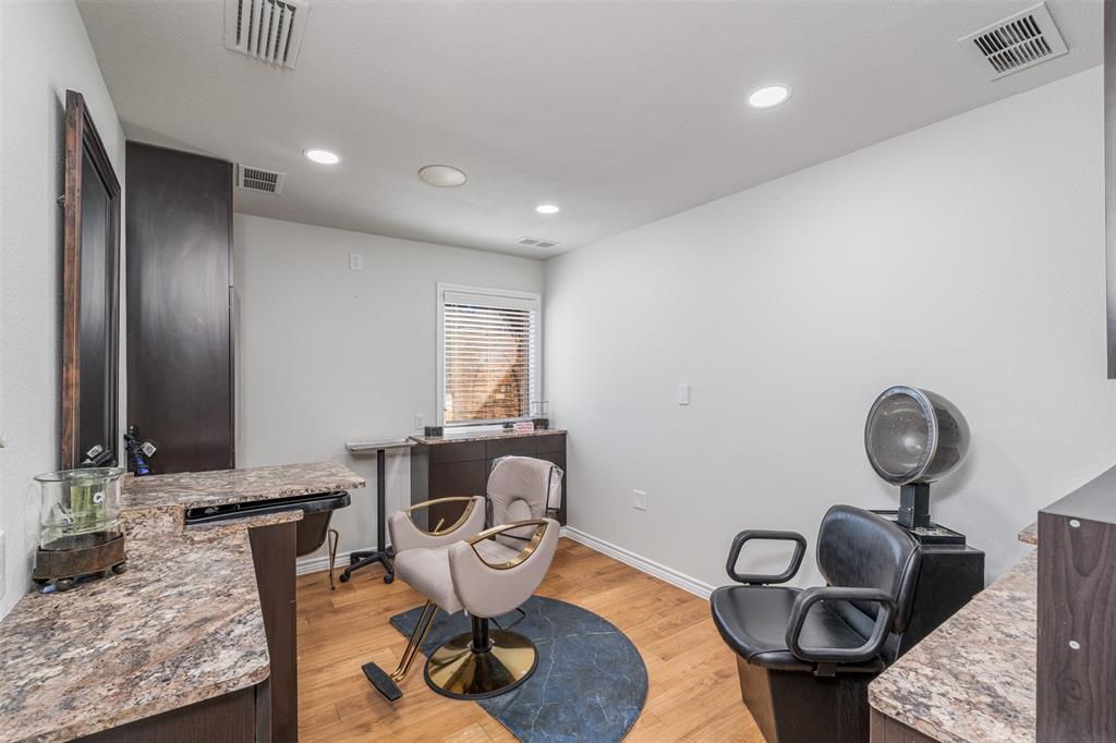 Medlin O Add - Commercial Lease