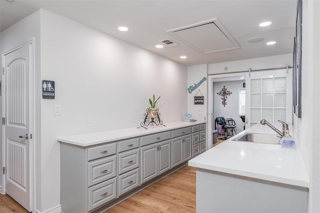 Medlin O Add - Commercial Lease