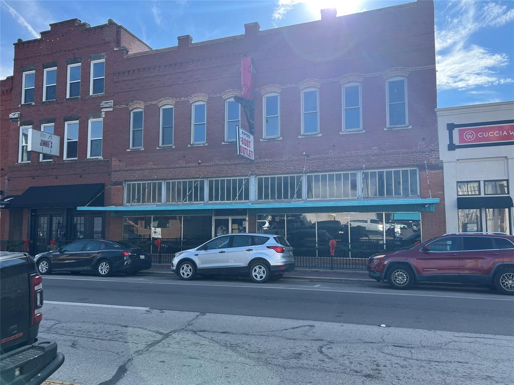 110 E Chambers Street 112