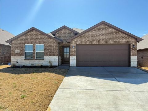Photo of 1215 Brad Kellar Drive, Greenville, TX 75402 (MLS # 21237461)