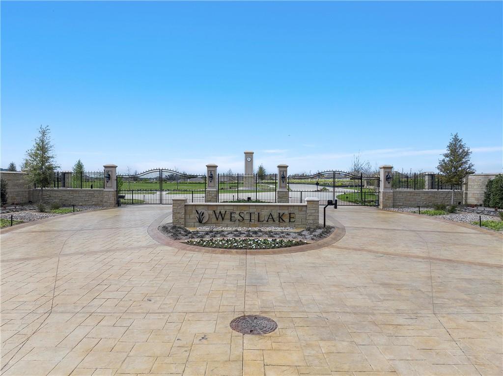 Photo 1 of 7 — 27 Pinehurst Drive, Woodway, TX 76712