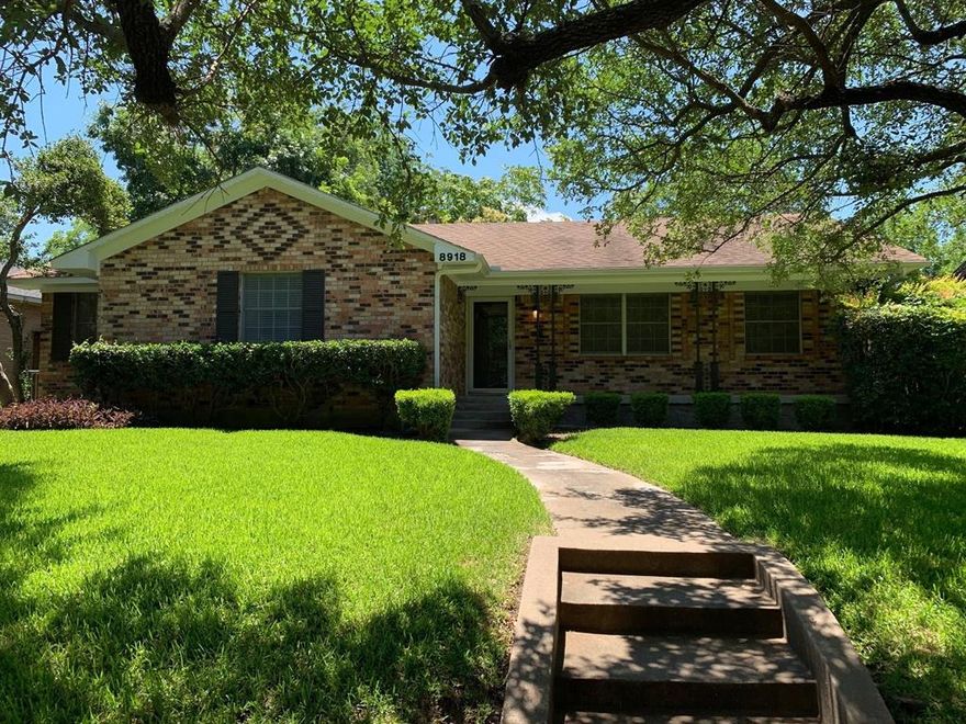 Charming 3 bed 2 bath home in East Dallas. Just minutes away from White Rock Lake, Dallas Arboretum, and local schools. At S & S Property Services, we strive to provide an experience that is cost-effective and convenient. That’s why we provide a Resident Benefits Package (RBP) to address common headaches for our residents. Our program handles pest control, air filter changes, utility set up, credit building and more at a rate of $45.00 per month, added to every property as a required program.