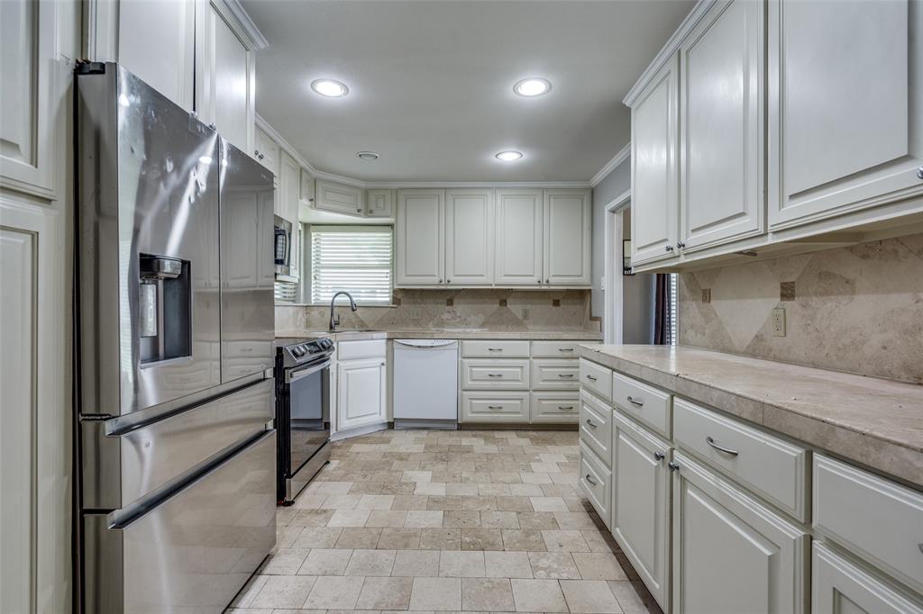 2712 Glenwood Court