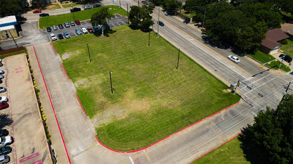 300 W Park Row Drive