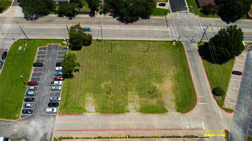 300 W Park Row Drive