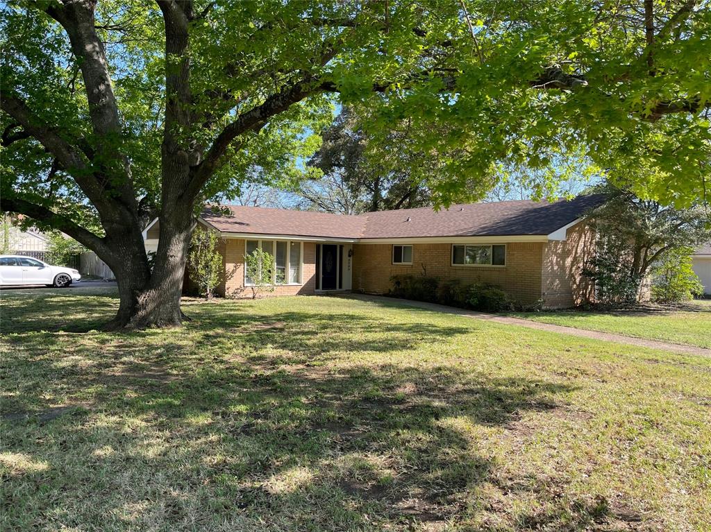 5300 Lake Crest Drive