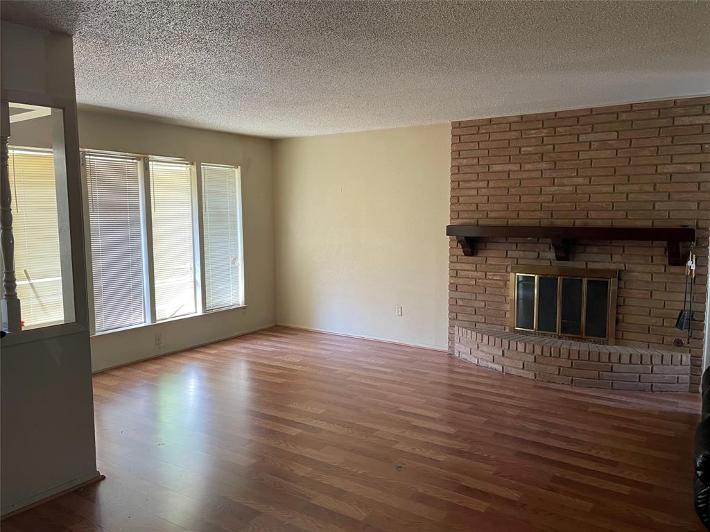 5300 Lake Crest Drive