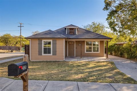 Photo of 2836 Burchill Road S, Fort Worth, TX 76105 (MLS # 21112861)