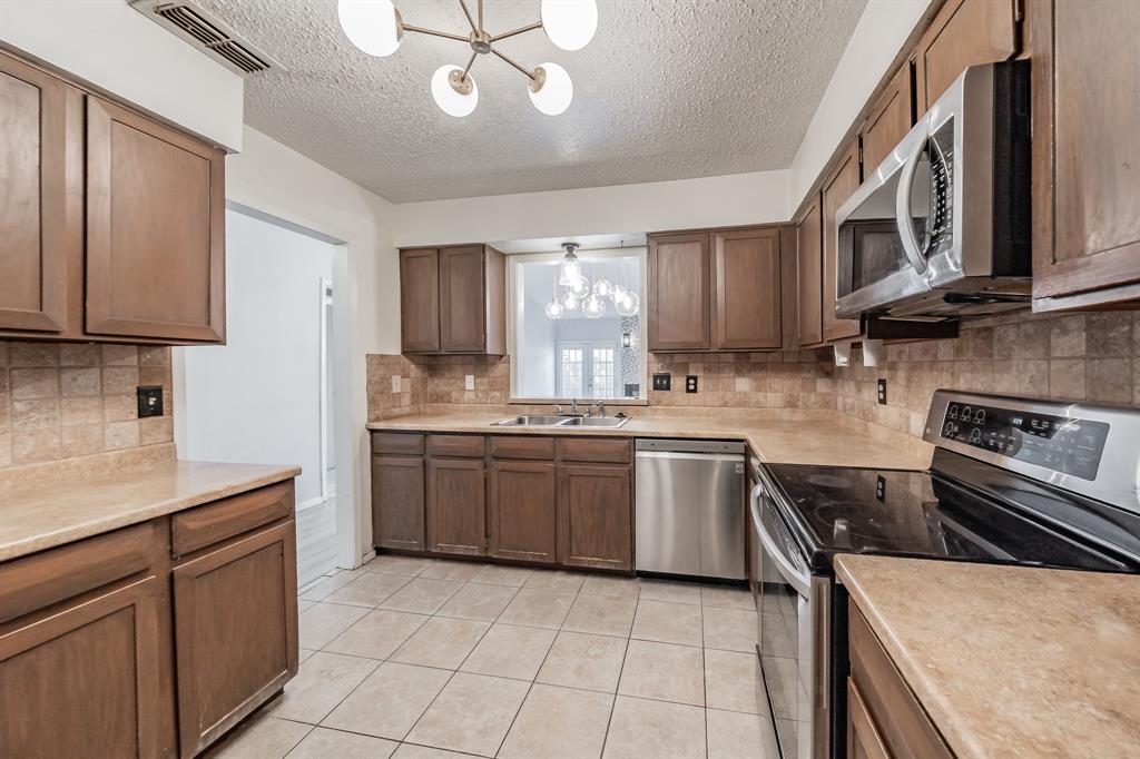 Trails 02 - Residential Lease