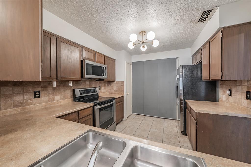 Trails 02 - Residential Lease