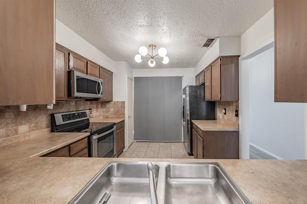 Trails 02 - Residential Lease