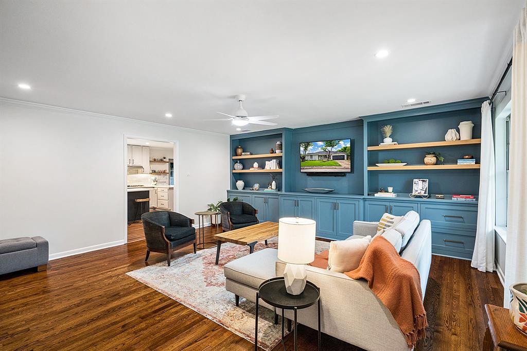 8521 Sweetwater Drive