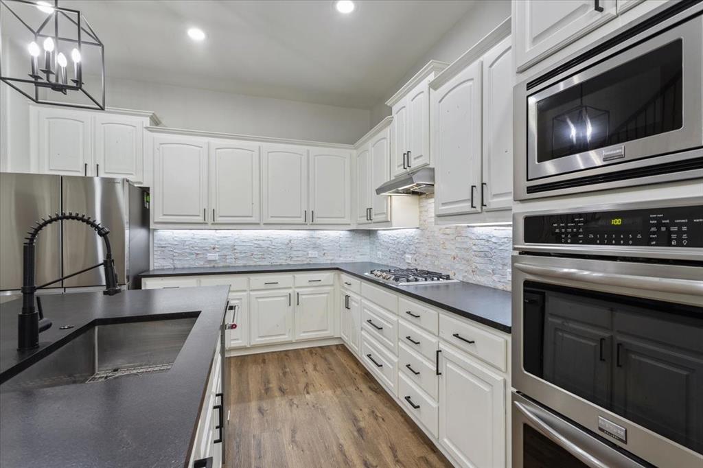 10524 Musketball Place
