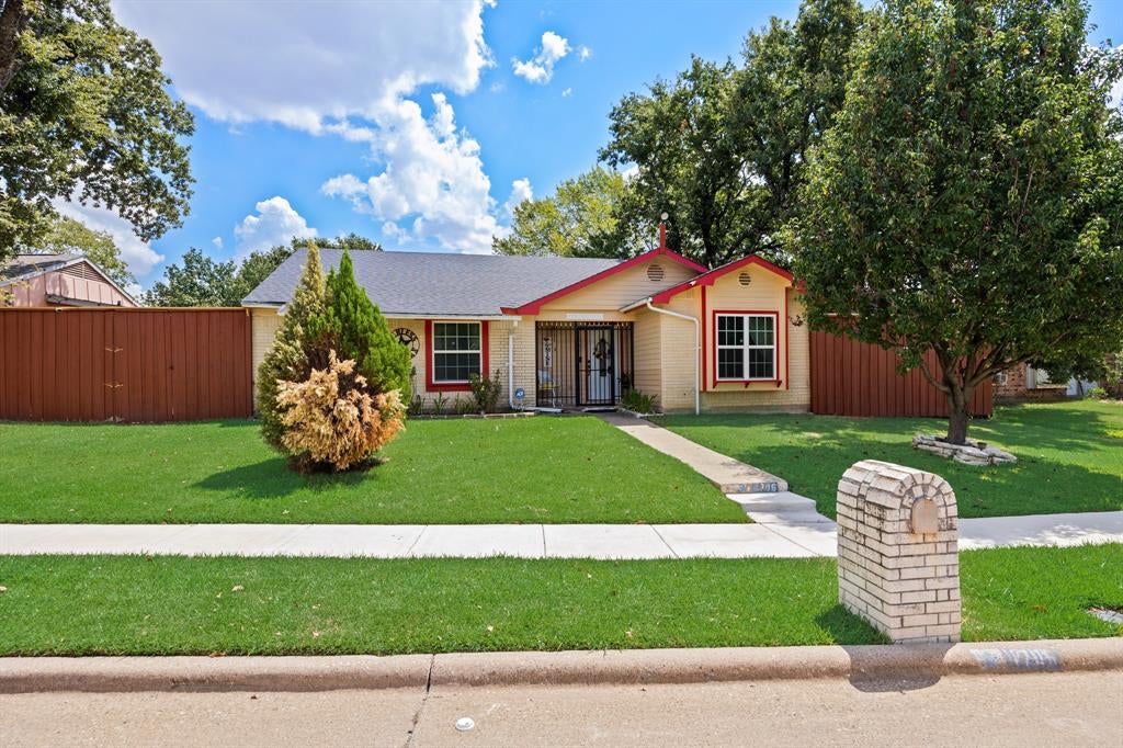 1706 Eastcliff Drive