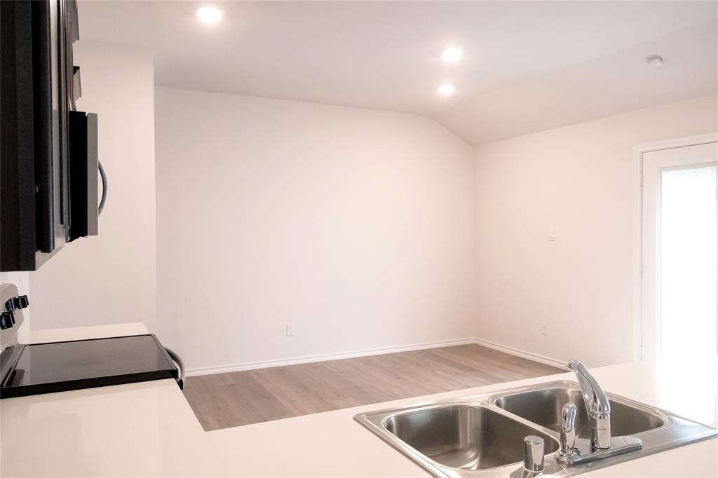 1221 Nursery Drive