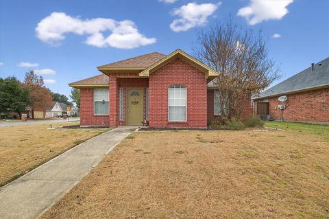 Photo of 2029 Laney Drive, Sanger, TX 76266 (MLS # 21126695)