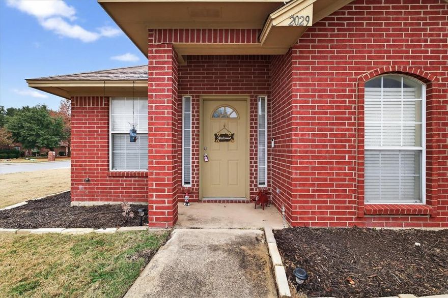 This 3 bedroom, 2 bathroom home sits on a spacious corner lot and has been nicely updated over the last few years. Inside you’ll find laminate flooring, new carpet, an updated kitchen with granite countertops and bathroom updates including a gorgeous walk in shower. The exterior is just as impressive with new sod and a new front sprinkler system to keep the yard looking great with little effort. A 2 car garage adds plenty of storage and convenience. The only thing missing is you!
