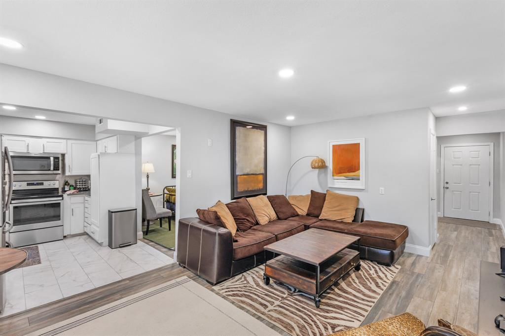 Williamsburg 01 Condo - Residential