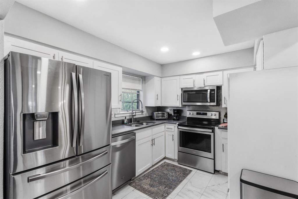 Williamsburg 01 Condo - Residential