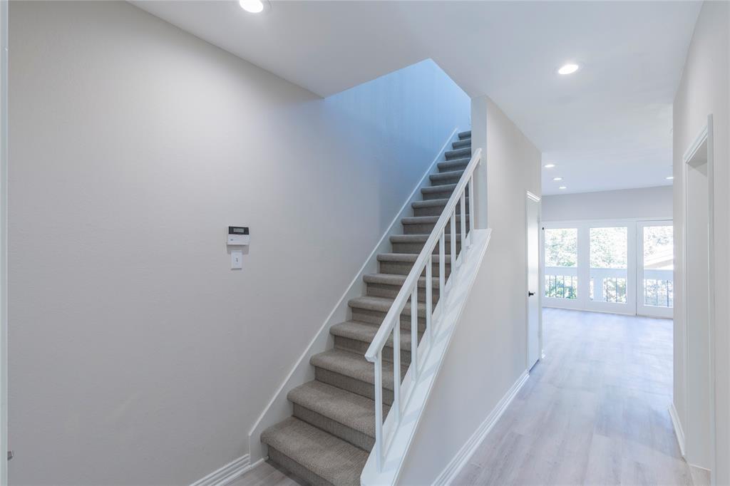 Preston On Creek Condos - Residential