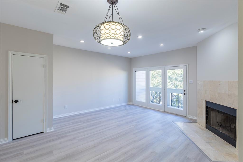 Preston On Creek Condos - Residential