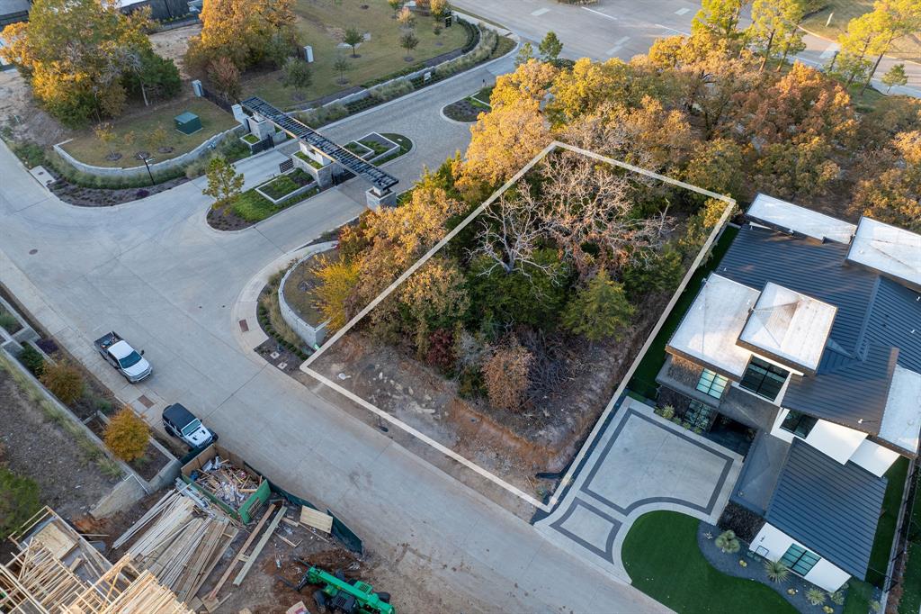 1498 Forest Knoll Drive