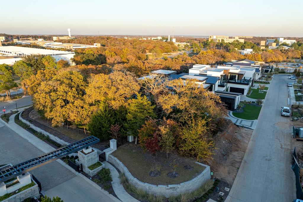1498 Forest Knoll Drive