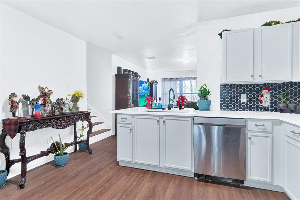 5722 Firethorn Drive