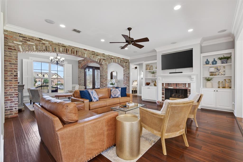 Twelve Oaks - Residential