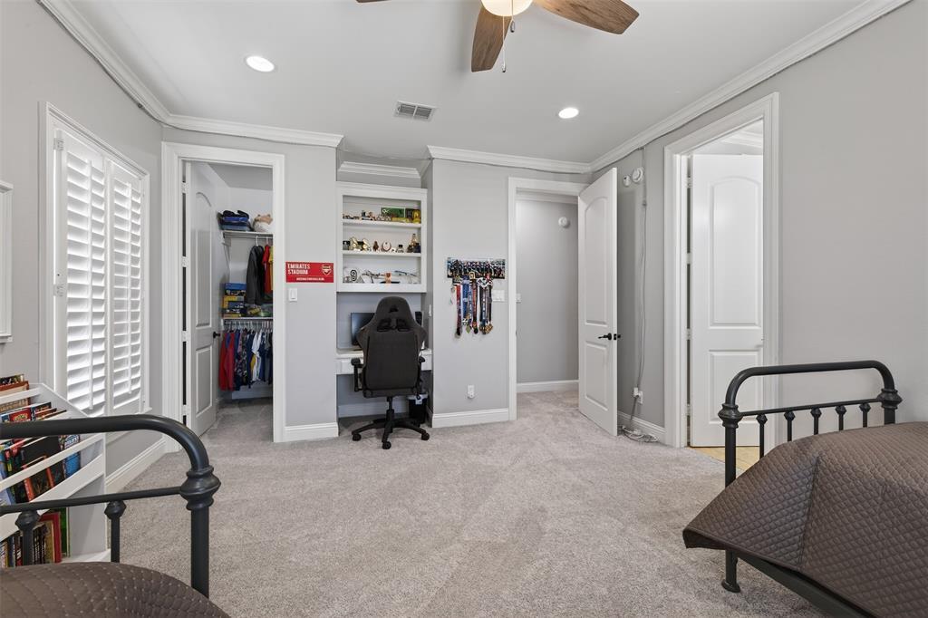 Twelve Oaks - Residential