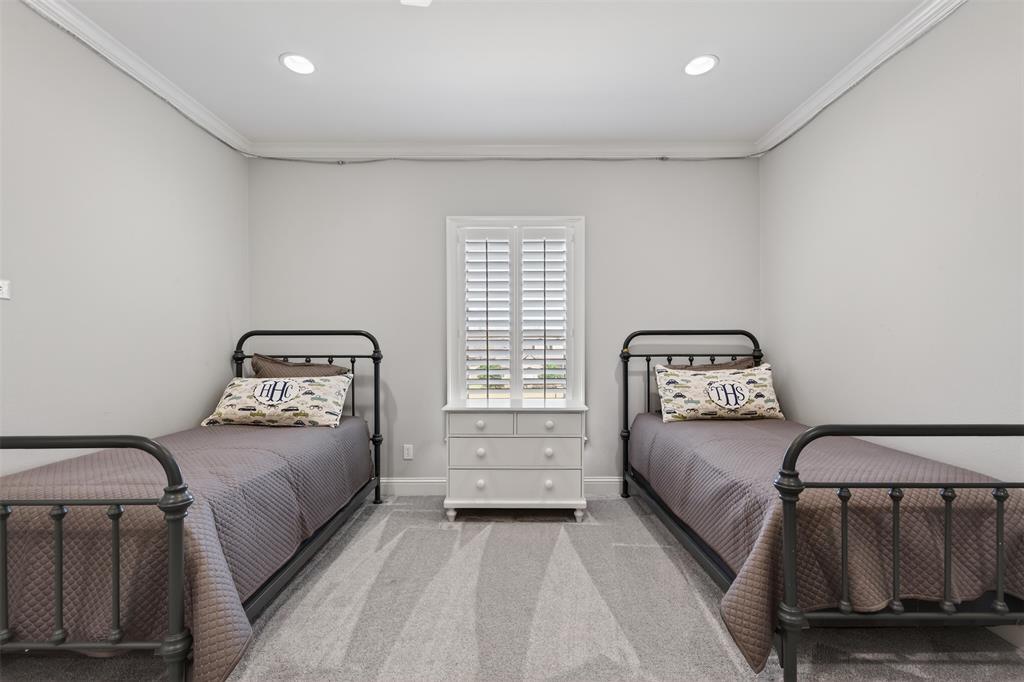 Twelve Oaks - Residential