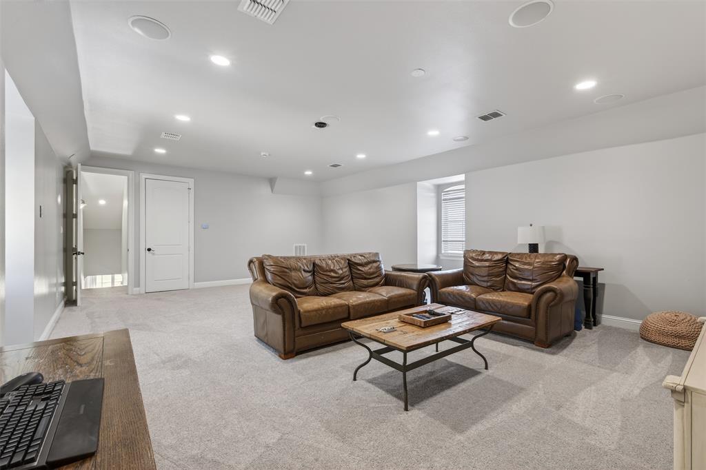 Twelve Oaks - Residential