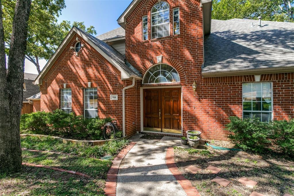 1814 Woodridge Drive