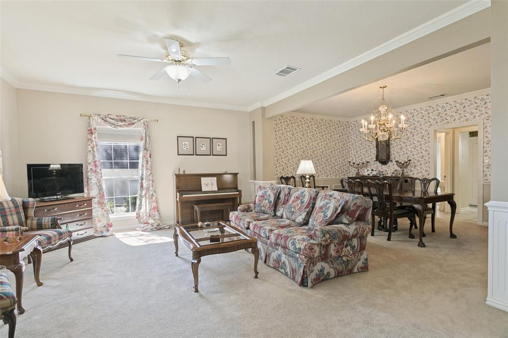 1814 Woodridge Drive