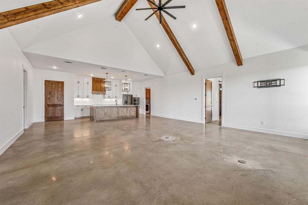 385 Private Road 1733