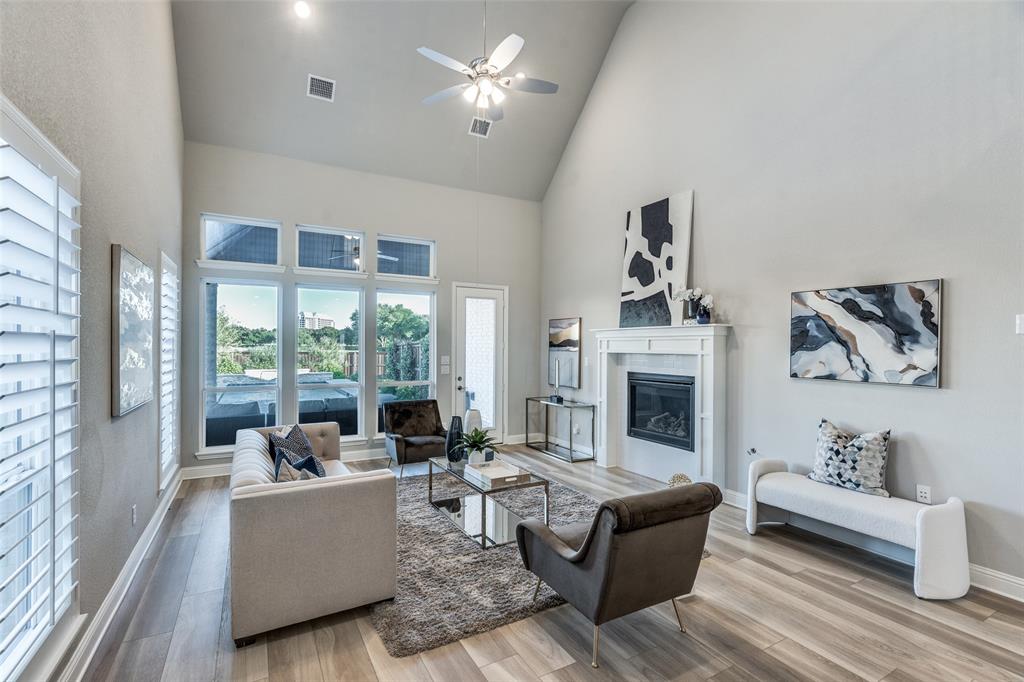 12523 Royal Oaks Lane