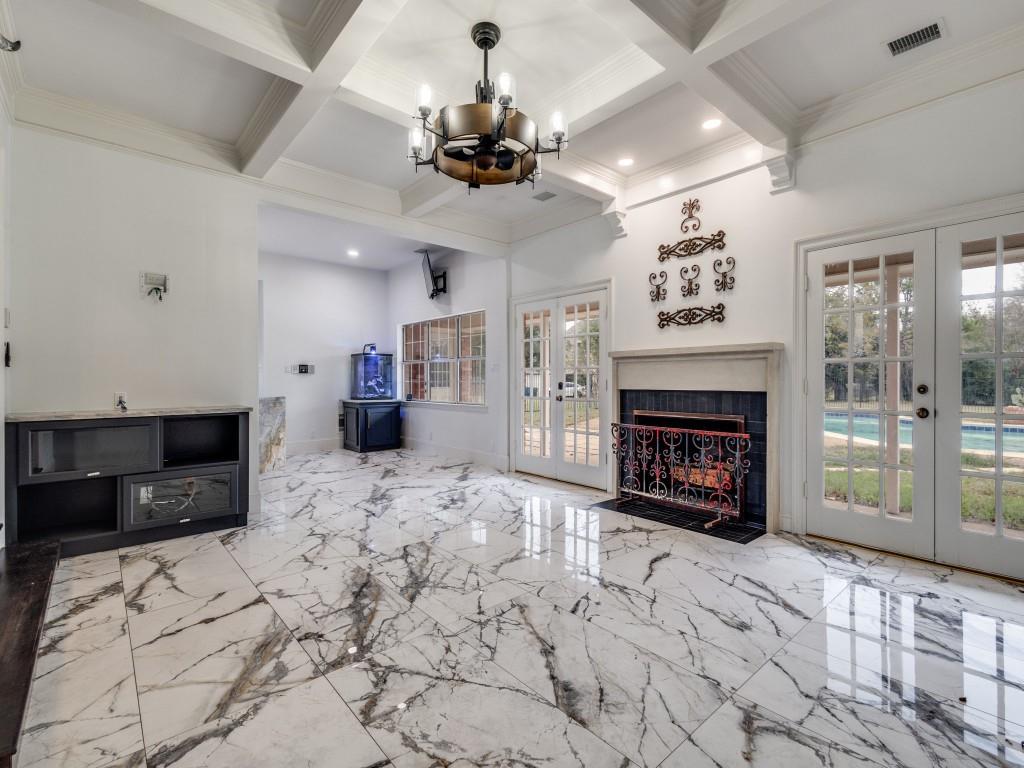 140 Twin Lakes Drive