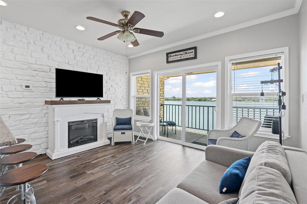 The Lodge Of Granbury - Residential