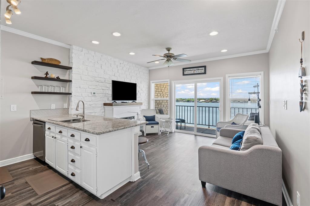 The Lodge Of Granbury - Residential