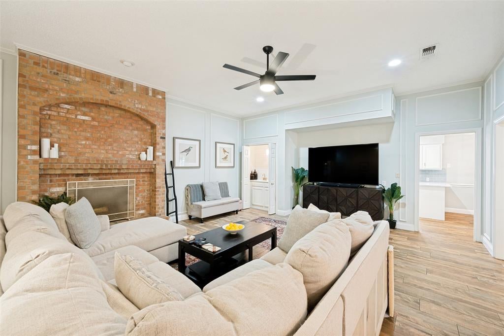 3823 Rochelle Drive