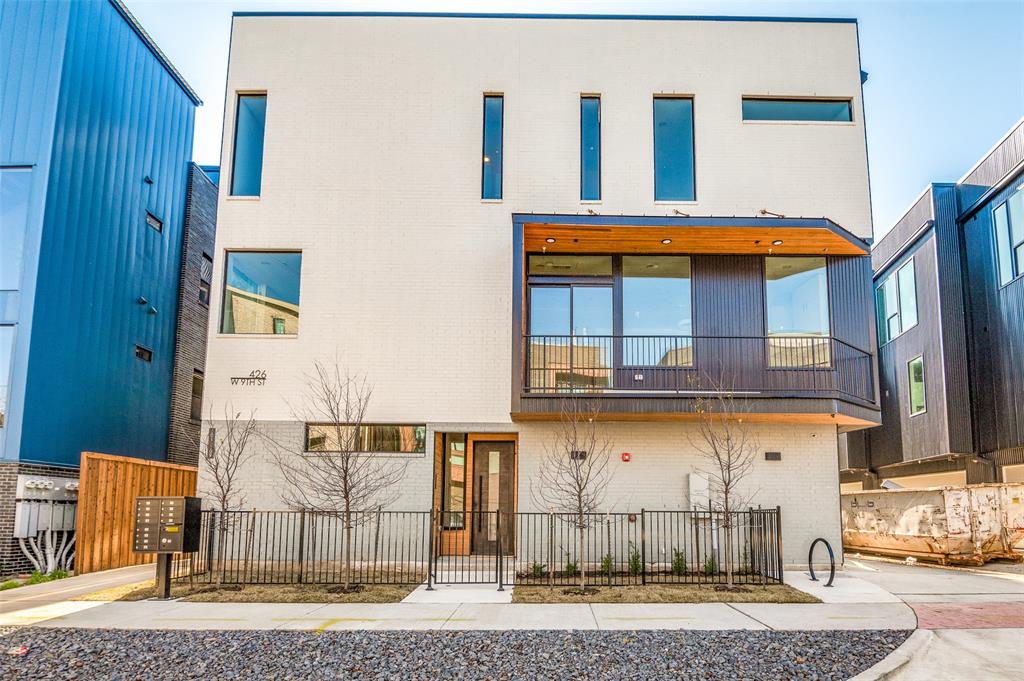426 W 9th Street 104