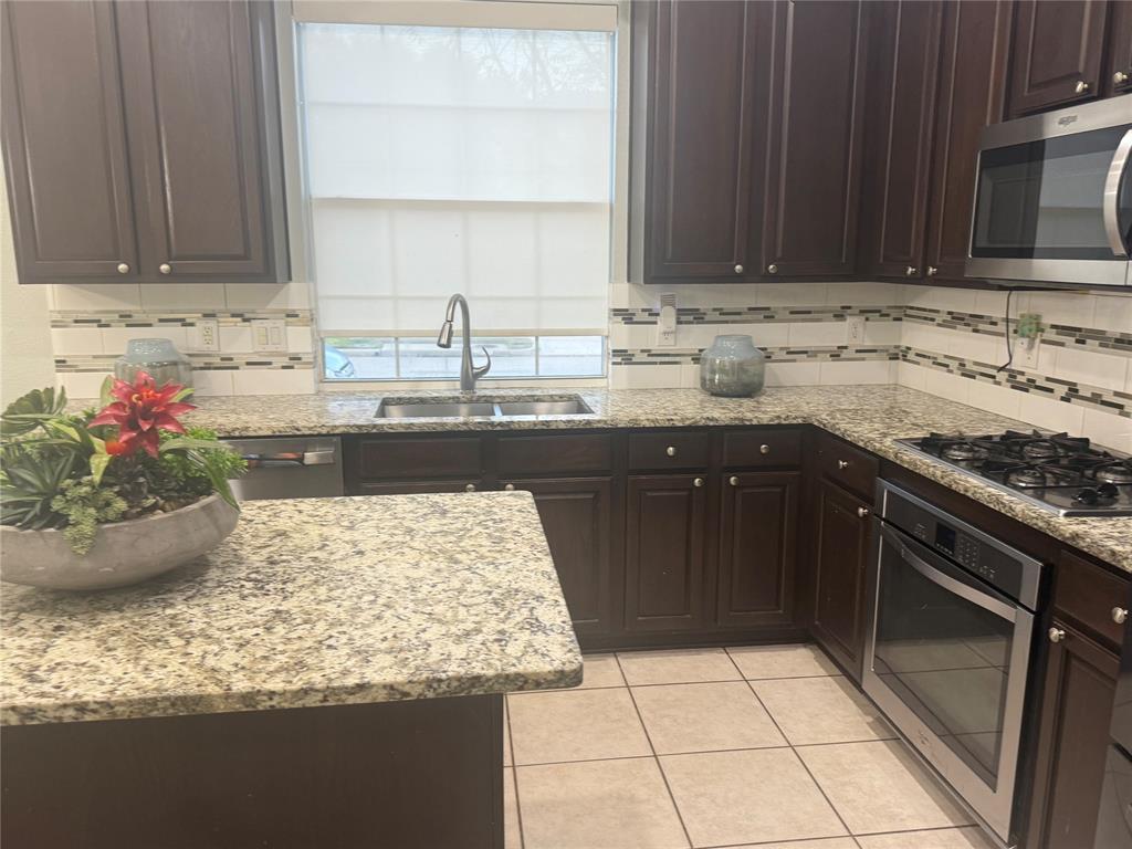 Wellington Of Flower Mound Ph - Residential Lease