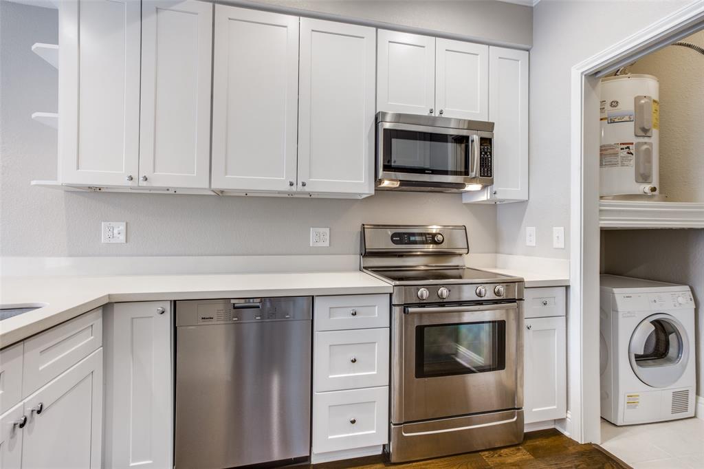 4102 Buena Vista Street 7