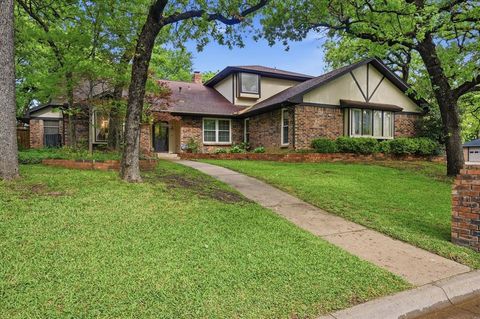 Photo of 2900 Greenbrook Drive, Arlington, TX 76016 (MLS # 21228808)